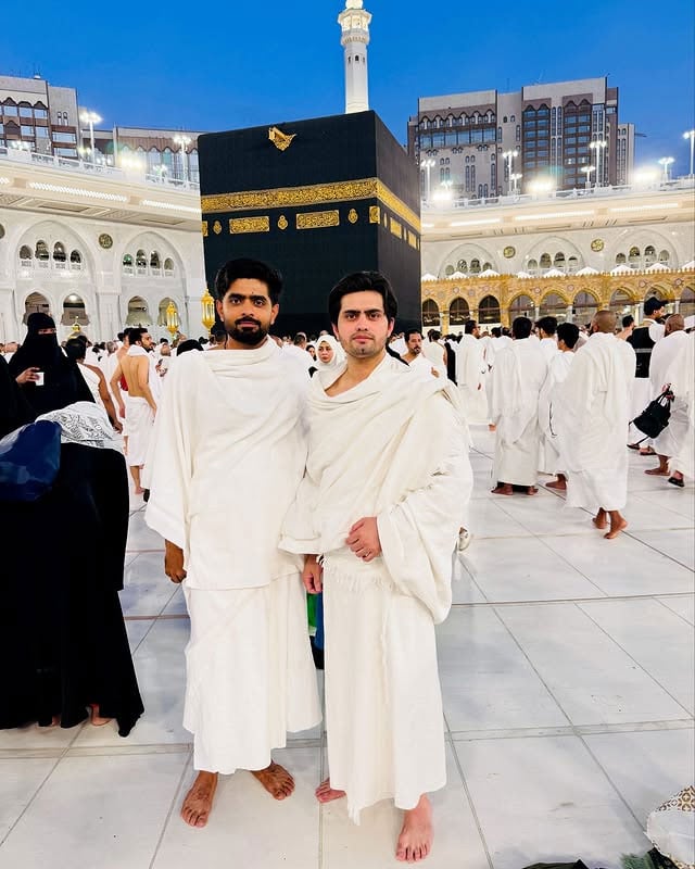 Babar Azam with his brother under Umrah. - Instagram@Safeerazam