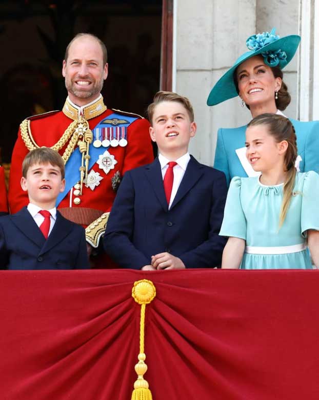 In Pictures: Kate Middleton Stuns by Tropping the Color