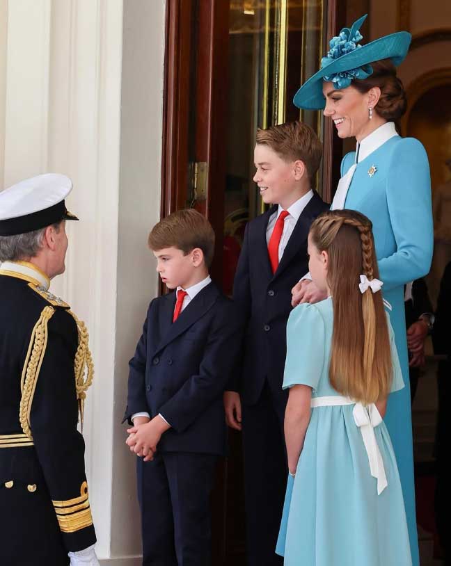 In Pictures: Kate Middleton Stuns by Tropping the Color