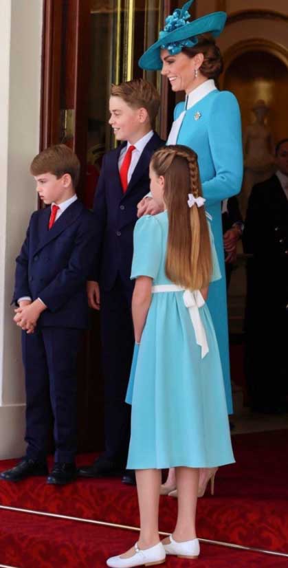 In Pictures: Kate Middleton Stuns by Tropping the Color
