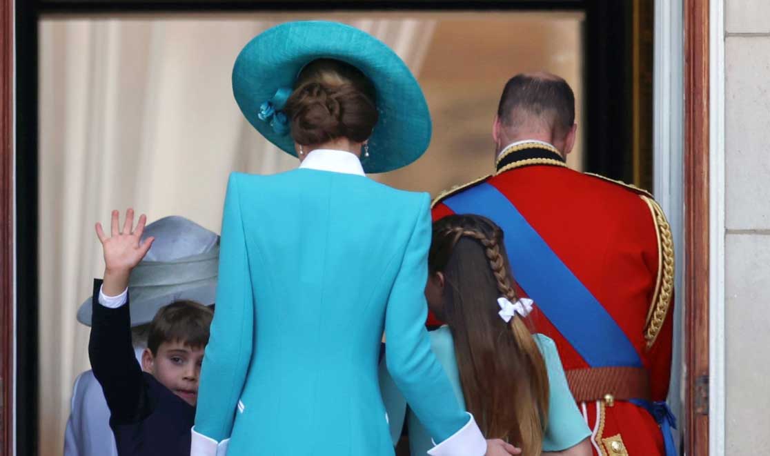 In Pictures: Kate Middleton Stuns by Tropping the Color