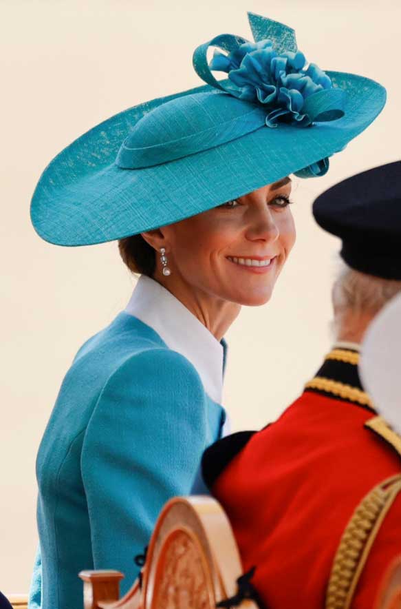 In Pictures: Kate Middleton Stuns by Tropping the Color