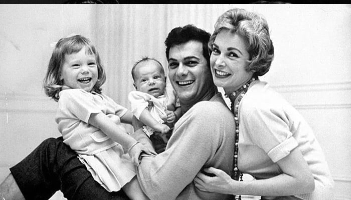 Jamie Lee Curtis with his parents, Tony Curtis and Janet Leigh