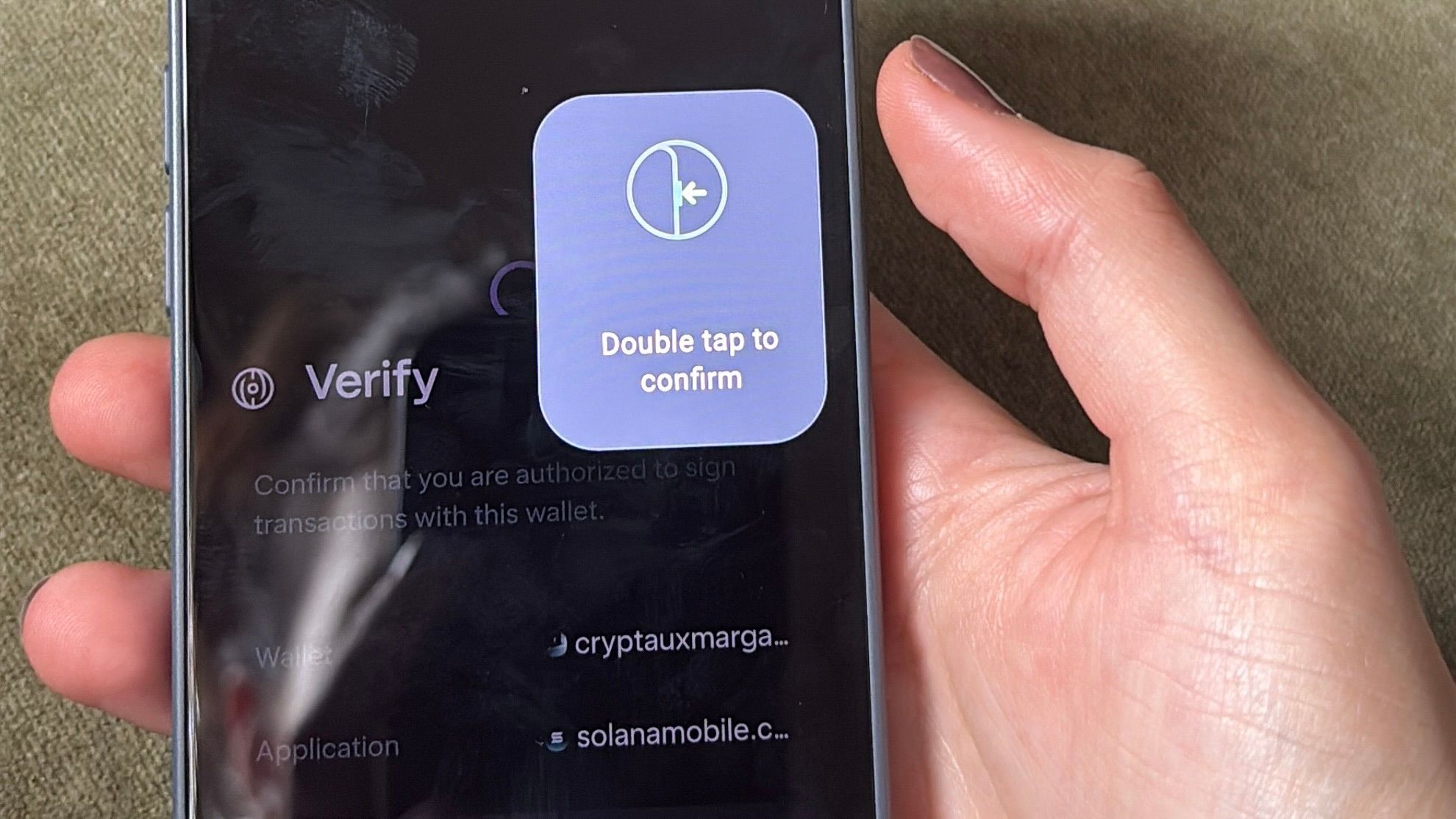 MINTING AN NFT (Margaux Nijkerk/ Coindesk) MINTING AN NFT (Margaux Nijkerk/ Coindesk)