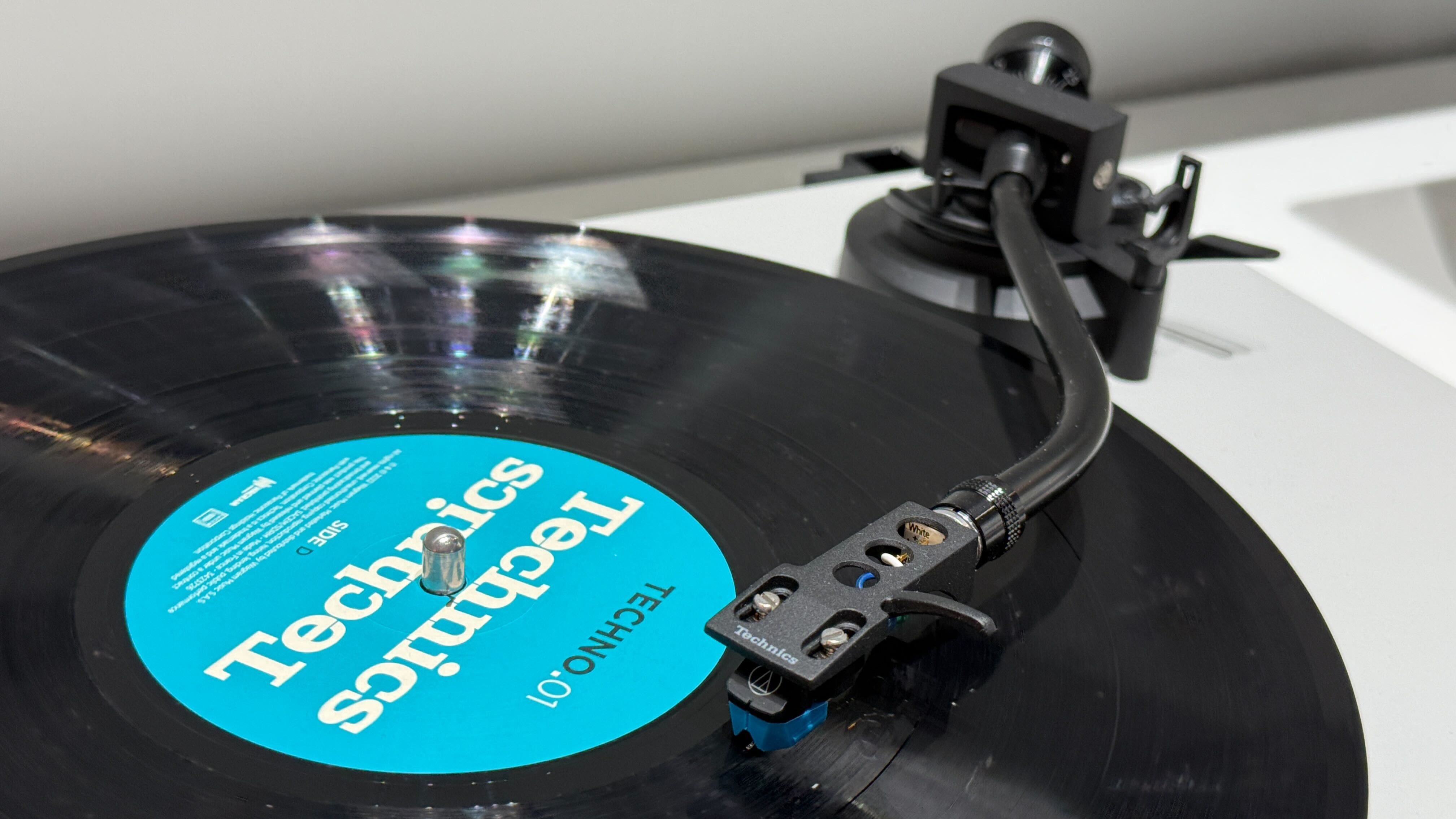 Technique SL-40CBT plays record with Blue Technics Label