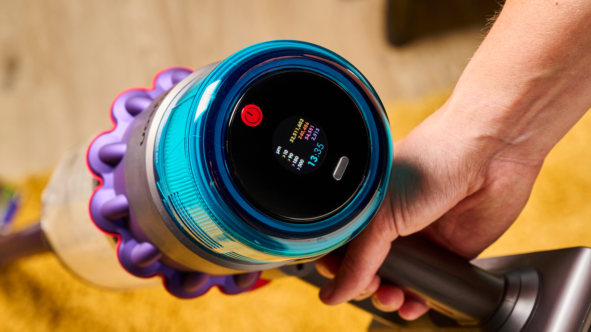 Dust Report On Screen At Dyson Gen5 detects vacuum cleaner