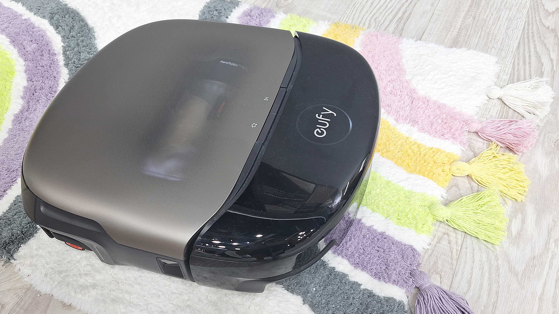 EUFY OMNI S2 WITH SUMMENT CHAIR