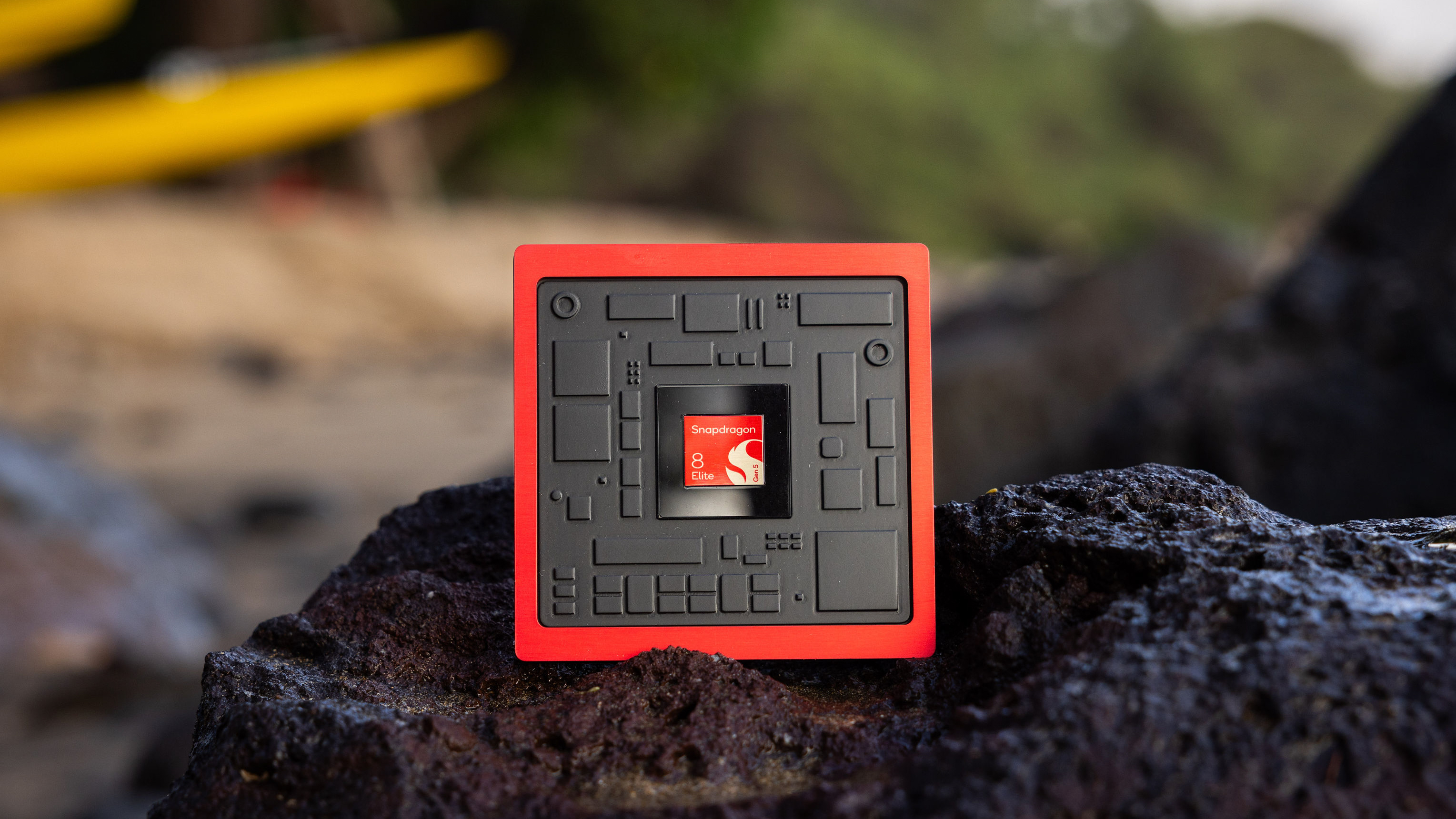 A Snapdragon 8 Elite Gen 5 -CHIP in detail