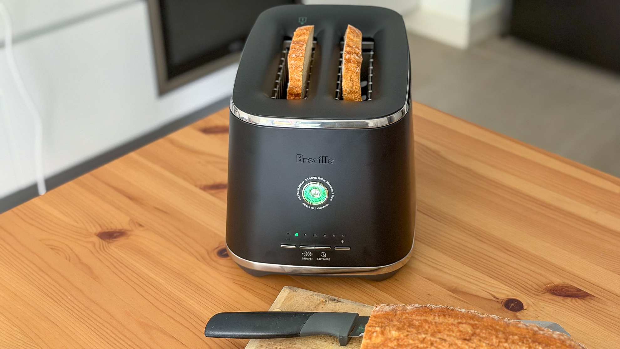 Two-slice Breville Eye Q toaster with slices of sourdough bread