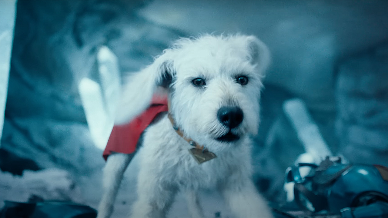 A close -up of Krypto Superdog in a battle attitude inside the loneliness's fortress in Superman