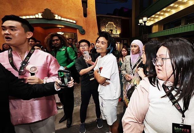 Ariana Grande Wicked premiere ambush: Important update