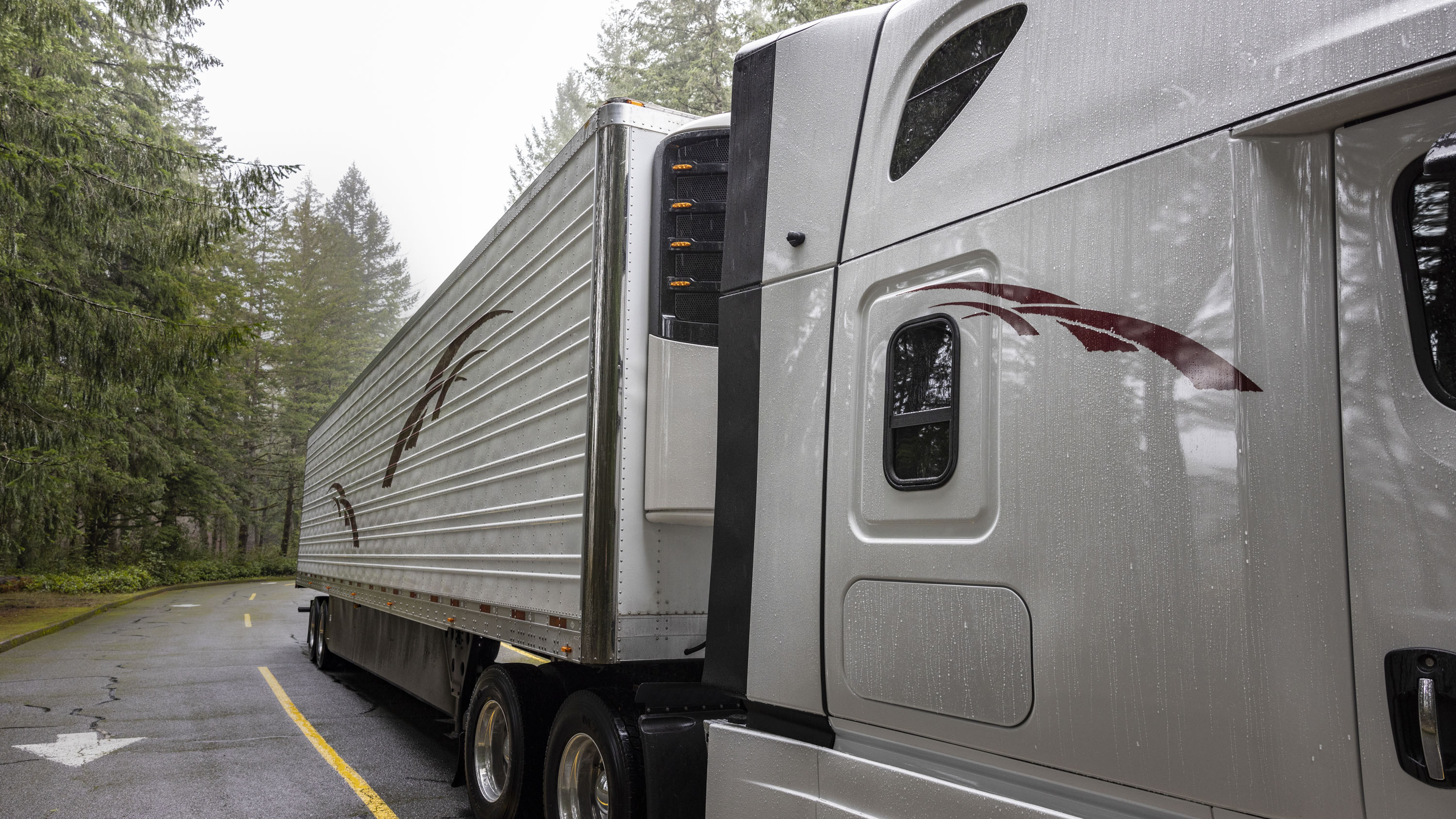 Garmin dēzl DualView dashcam mounted on the side of a truck