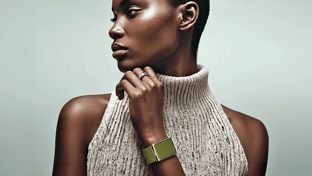 Luna Band fitness wearable.