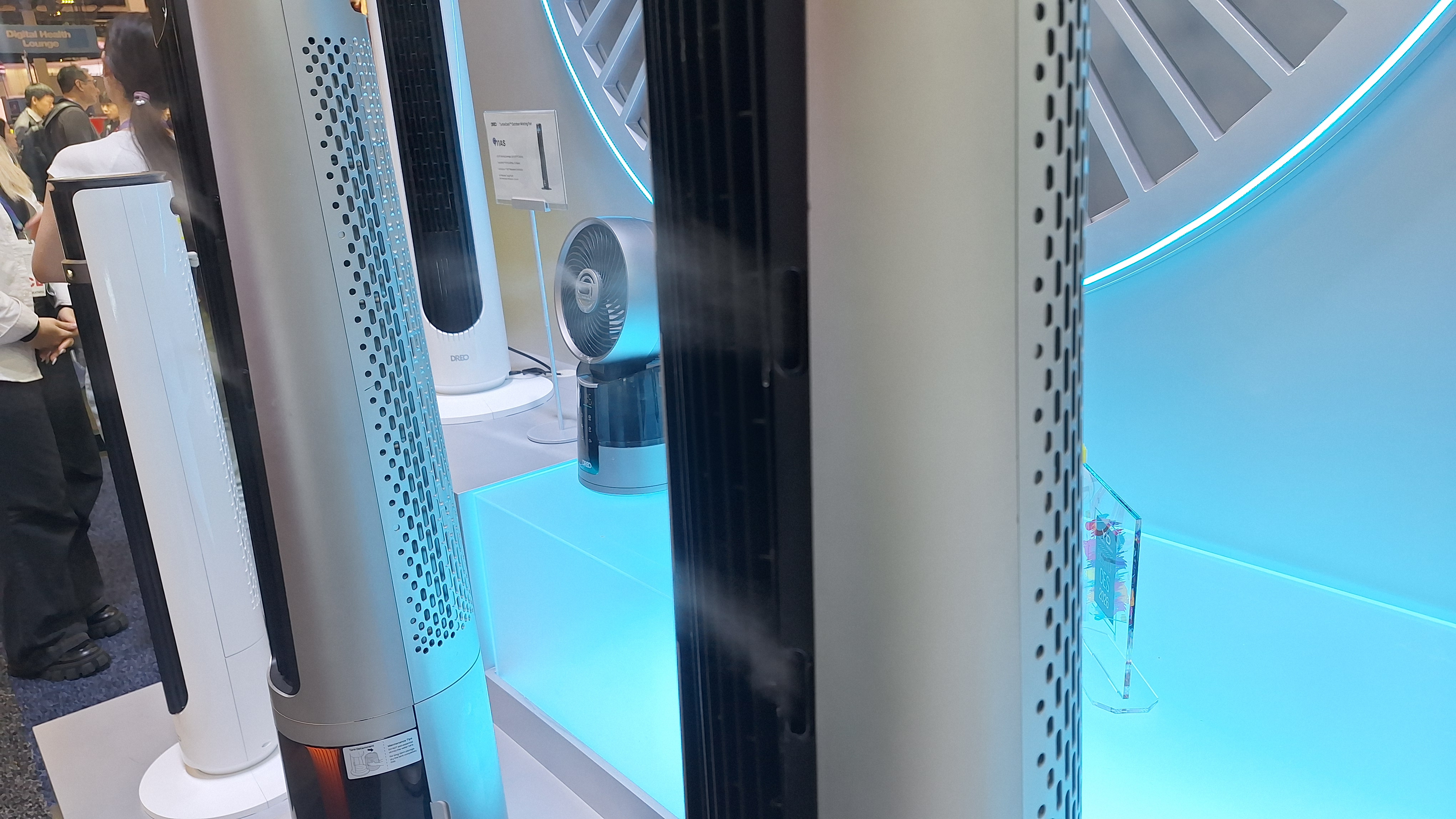 TurboCool Misting Fan 516S in action