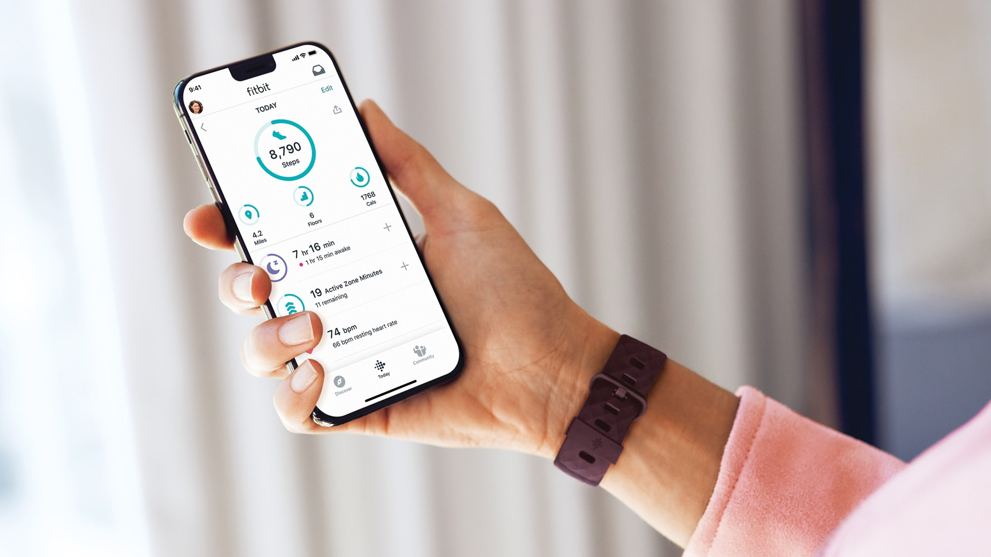 Fitbit Charge 4 and the Fitbit app