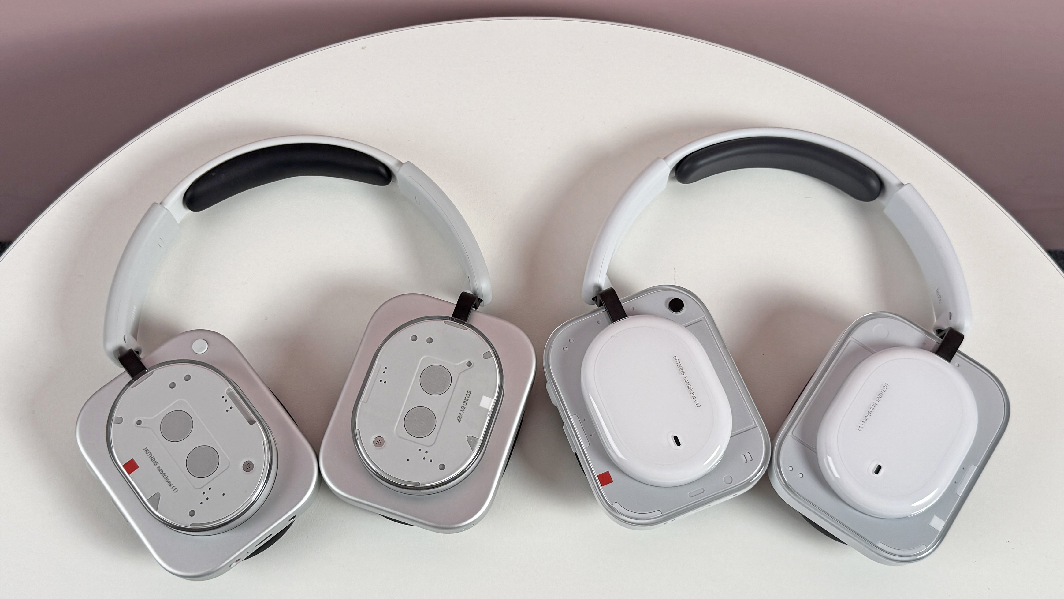 No Headphone (a) next to No Headphone (1)