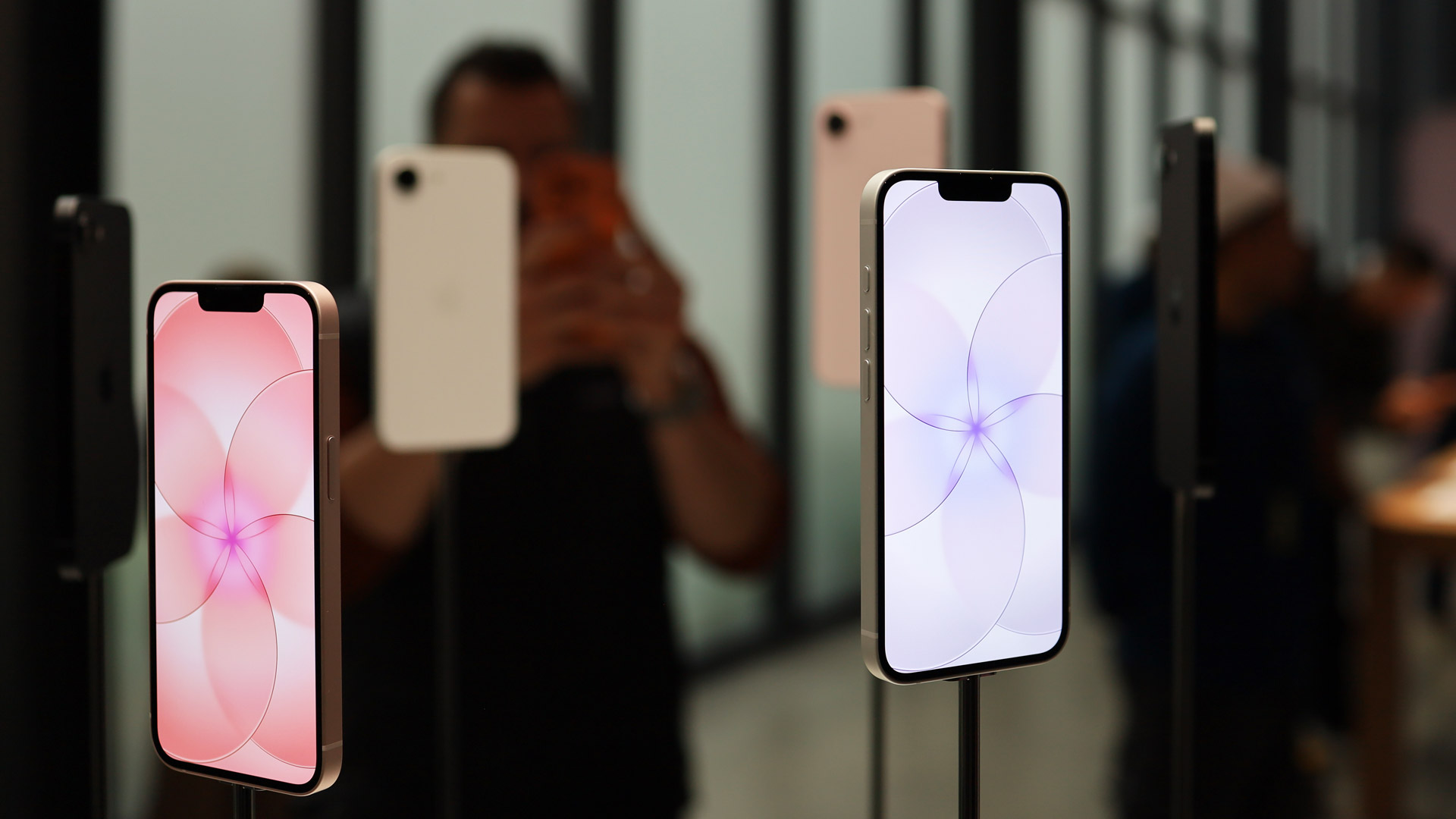 Apple iPhone 17e Hands On