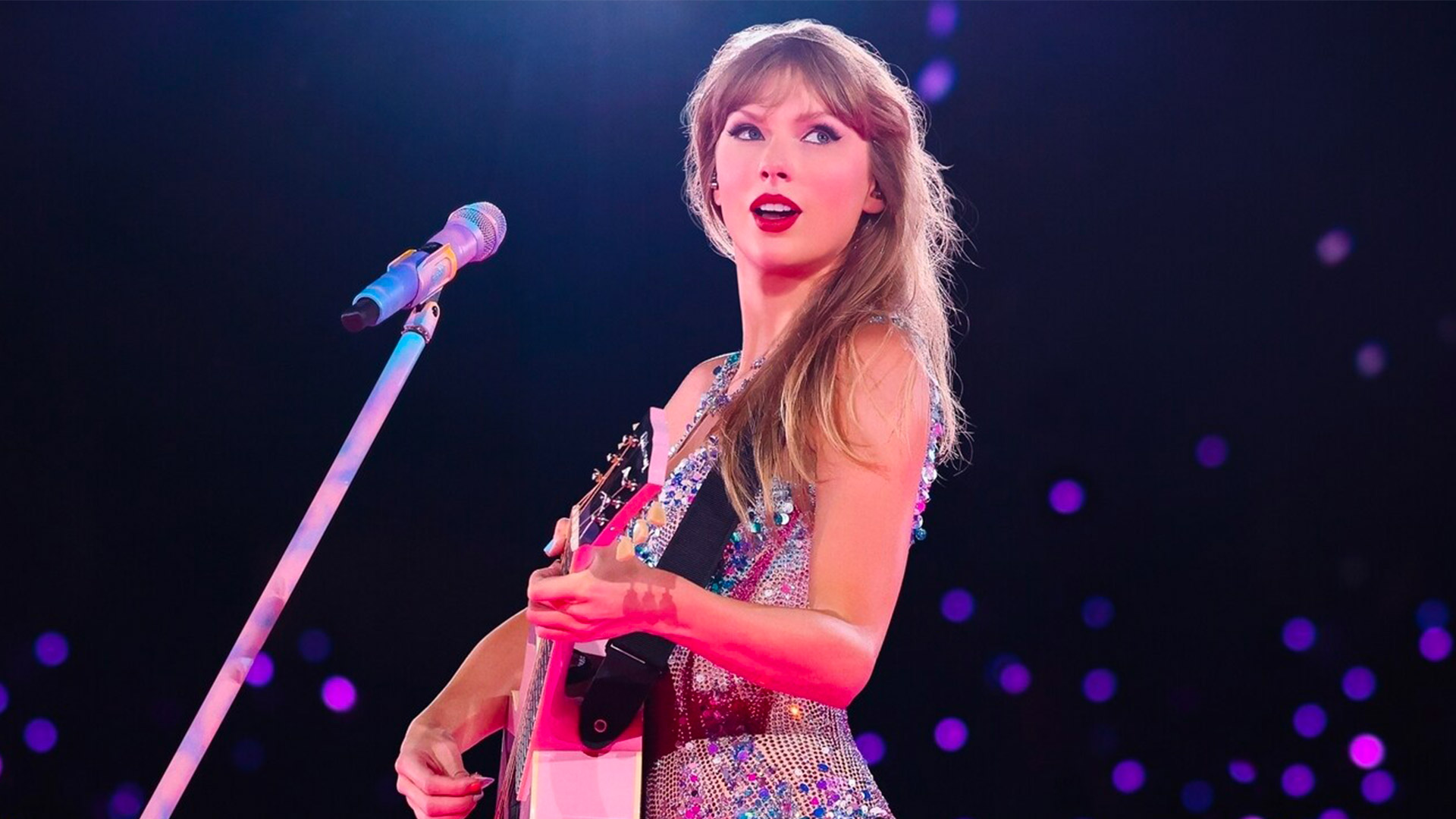 Taylor Swift performs on stage