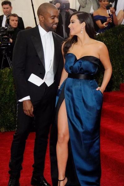 Kim Kardashian delights fans with pregnancy photo ahead of Met Gala: Loading