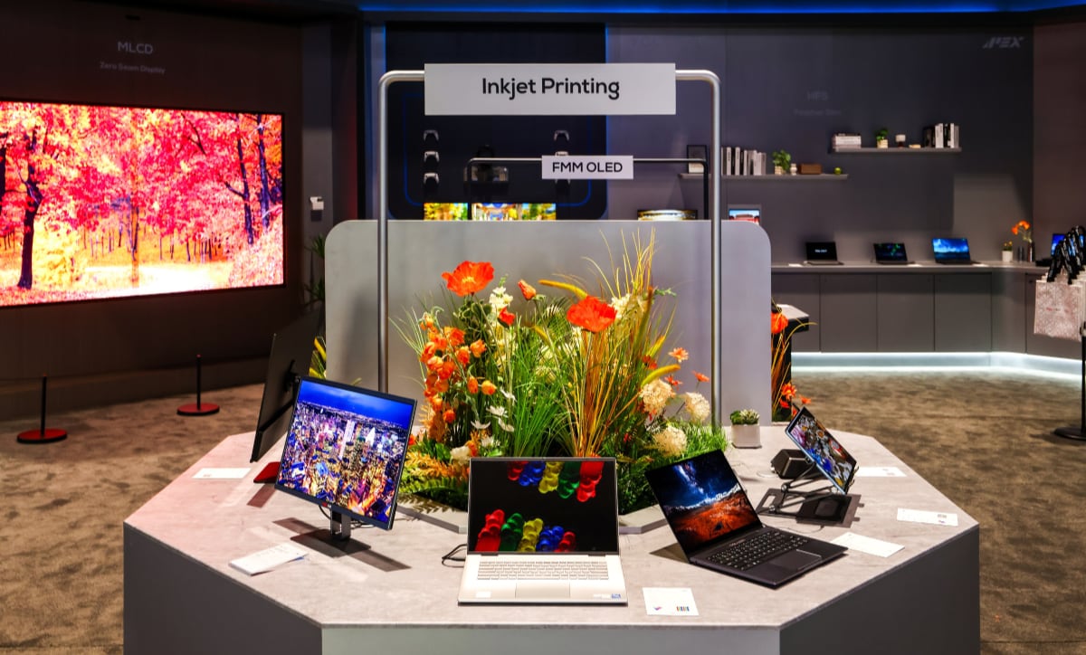 TCL's stand at the SID show is showing off its inkjet OLEDs