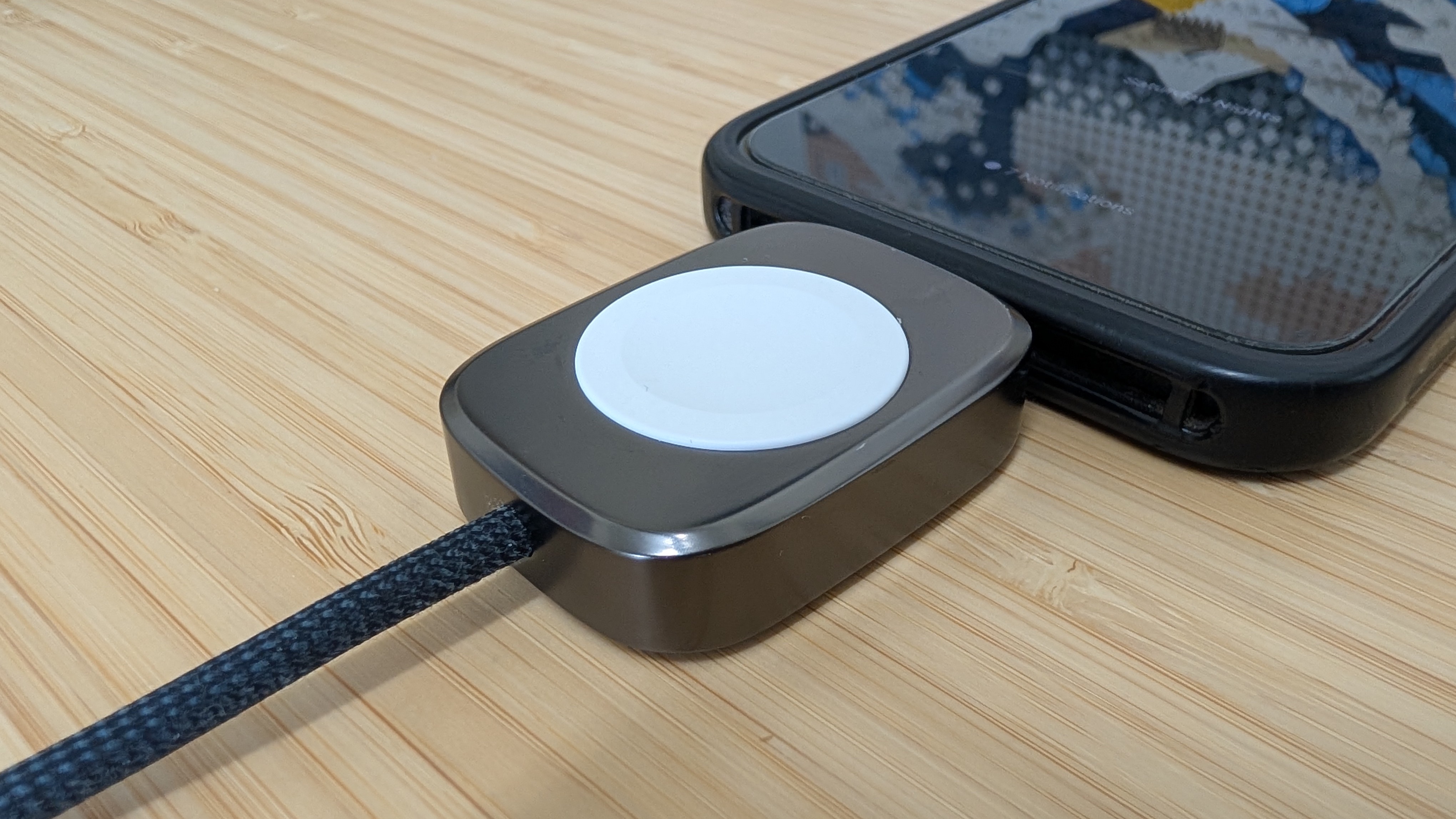 Nomad Universal cable for Apple Watch