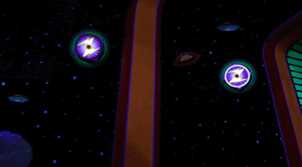 A look at reactive targets on the Buzz Lightyear Space Ranger Spin.