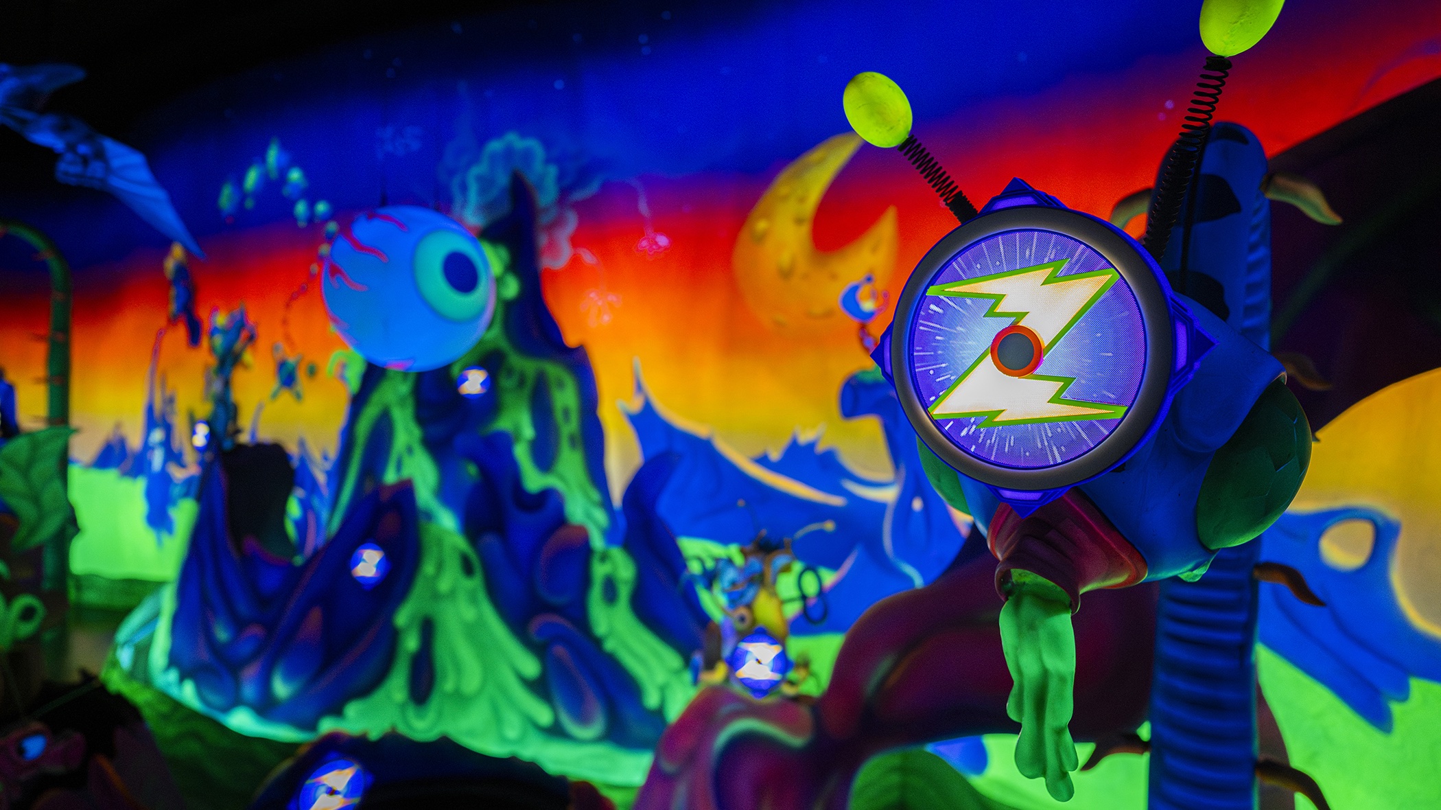 A close look at a target on the Buzz Lightyear Space Ranger Spin.
