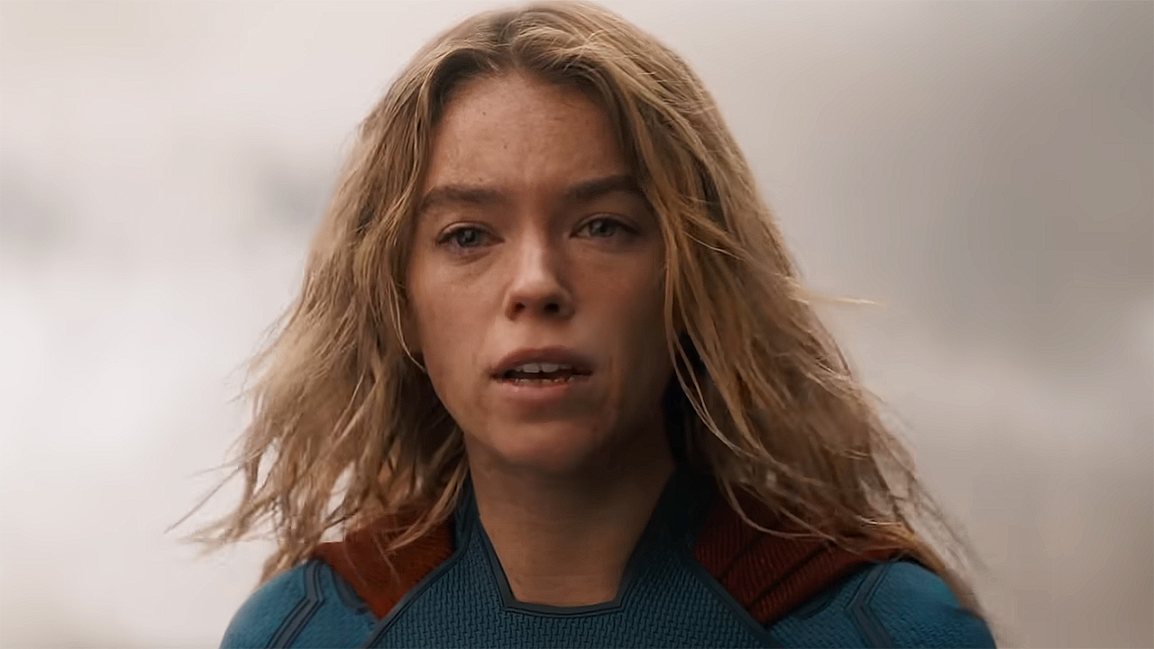 Kara Zor-El looks sad as she talks to a Ruthye off-camera in Supergirl