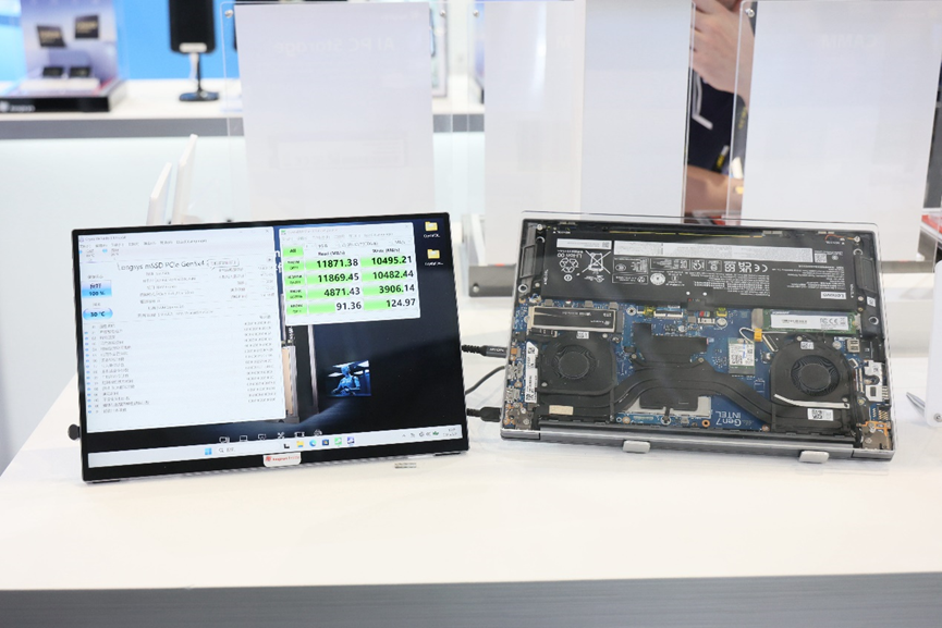 A picture of the Longsys 8TB mSSD being tested